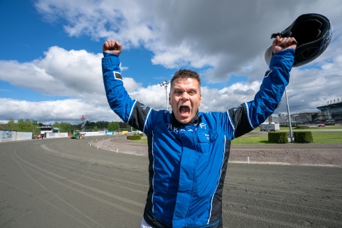 Magnus Träff jublar efter segern med Queer Fish i Sweden Cup i fjol. Foto av Thomas Blomqvist/TR Bild